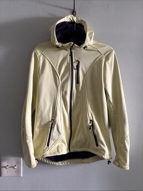 Crivit Hooded Softshell Jacket in Light Cream - Performance Shell S